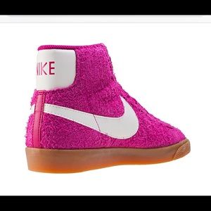 Nike booties